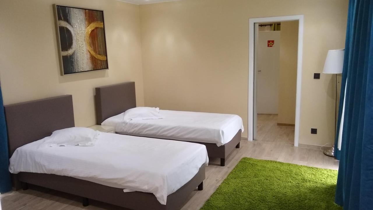Hotel Phenix Дилбек Экстерьер фото